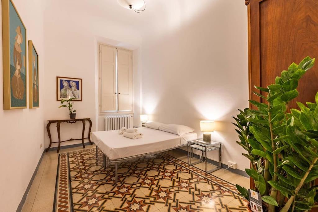 Academia Of Davide Spacious Apartment Флоренция Экстерьер фото
