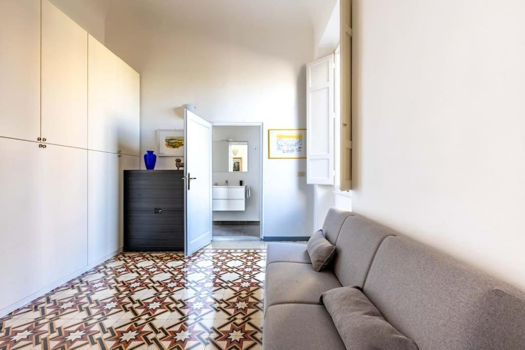 Academia Of Davide Spacious Apartment Флоренция Экстерьер фото