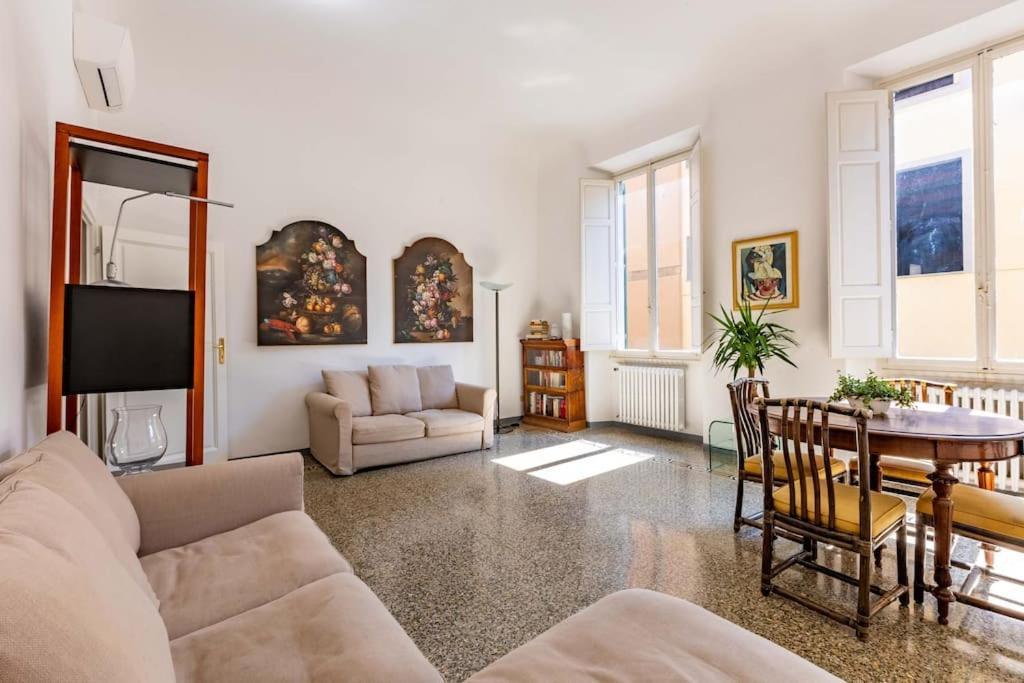 Academia Of Davide Spacious Apartment Флоренция Экстерьер фото