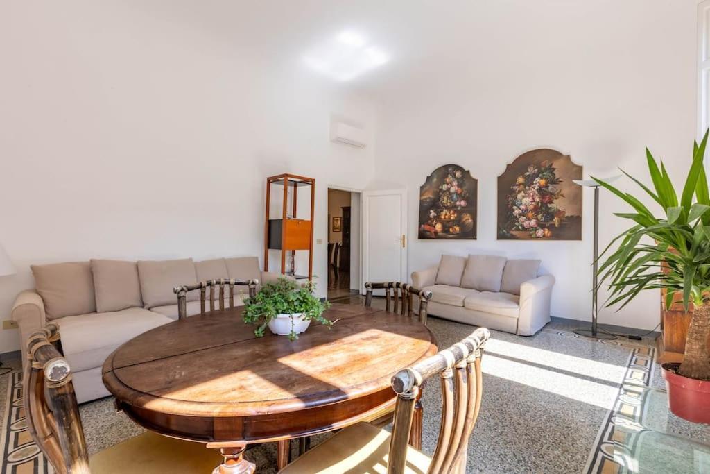 Academia Of Davide Spacious Apartment Флоренция Экстерьер фото